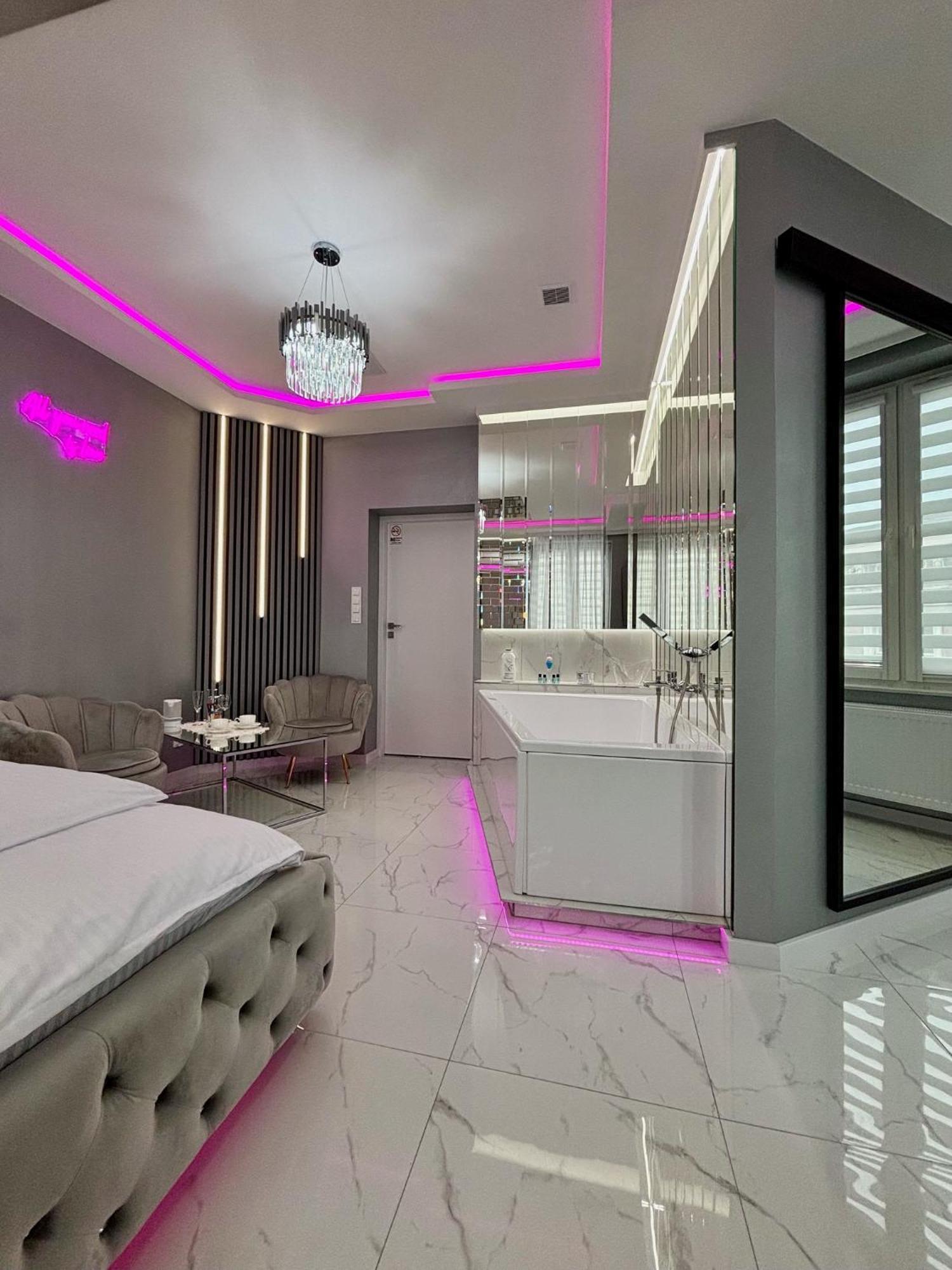 Apartament "Prezydencki Deluxe" Centrum Z Duza Wanna Dla Dwojga Gniezno Buitenkant foto